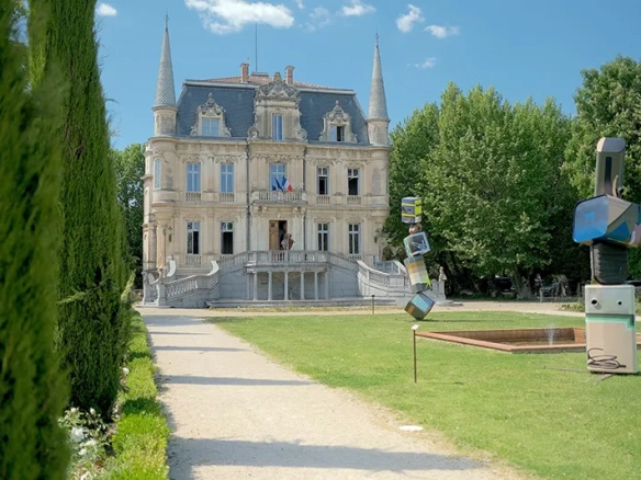 Courthezon. Une ville historique qui s’inscrit dans le présent.