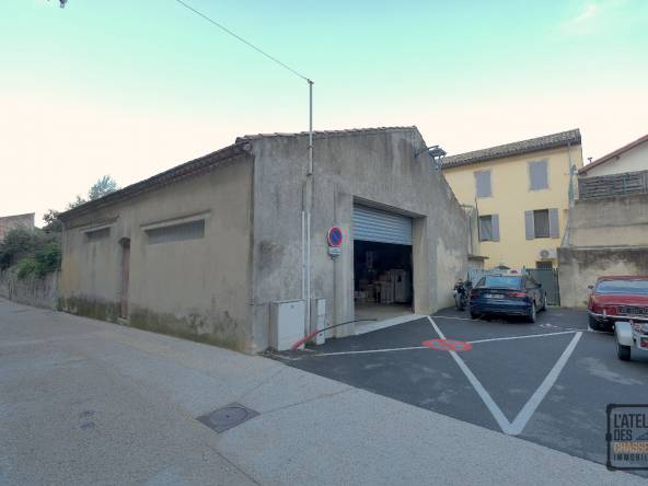 Vente hangar 84550 Mornas
