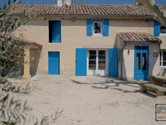 vente corps de ferme 84850 Camaret