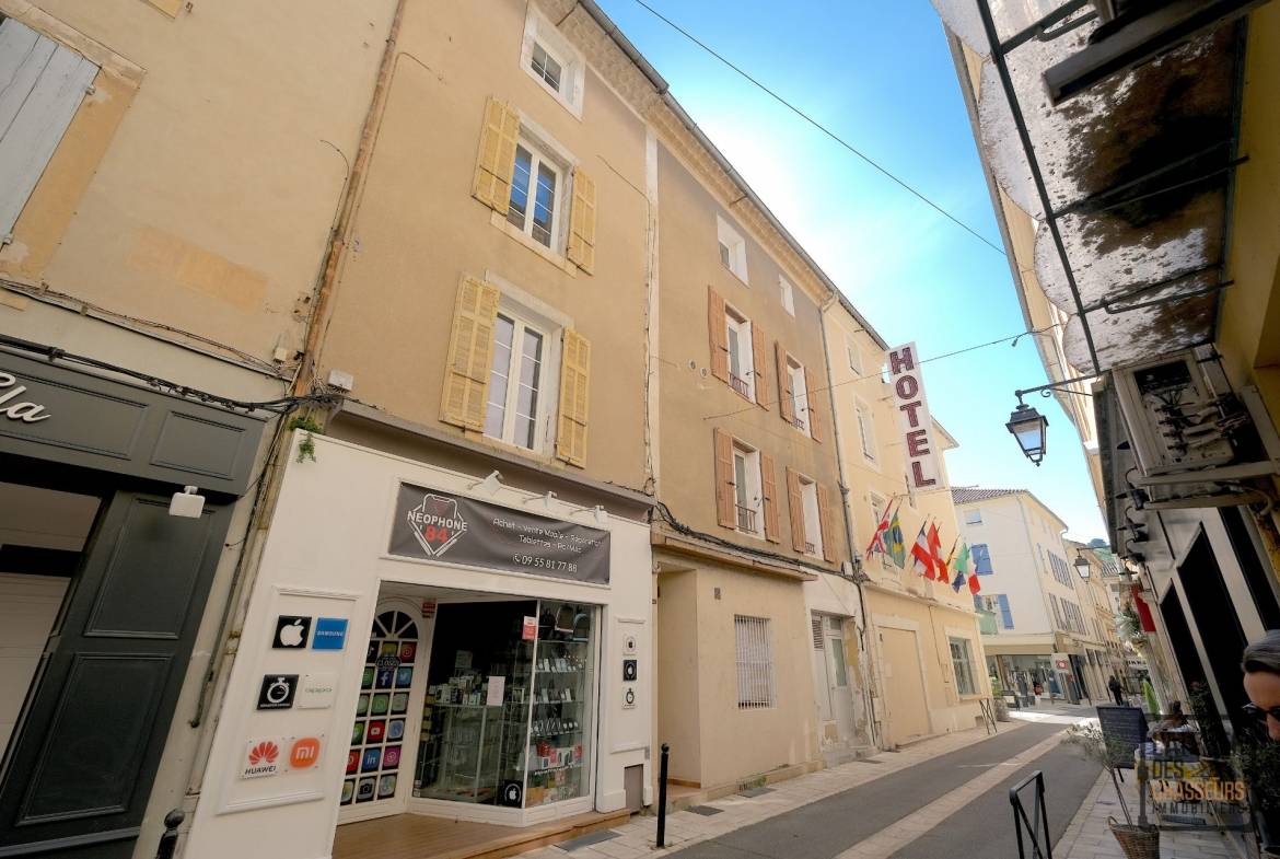 vente maison avec local commercial à Orange 84100