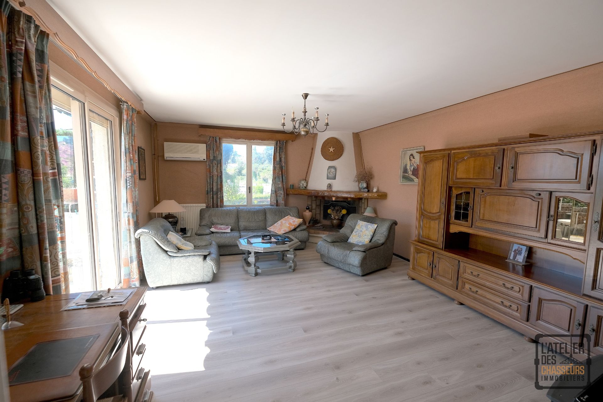 salon / séjour vente maison Mornas 84550