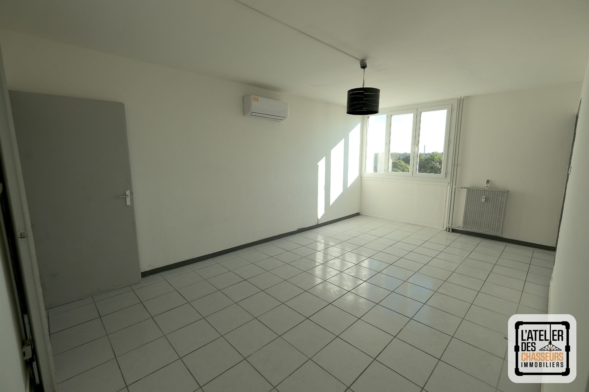 salon / séjour vente appartement orange 84100